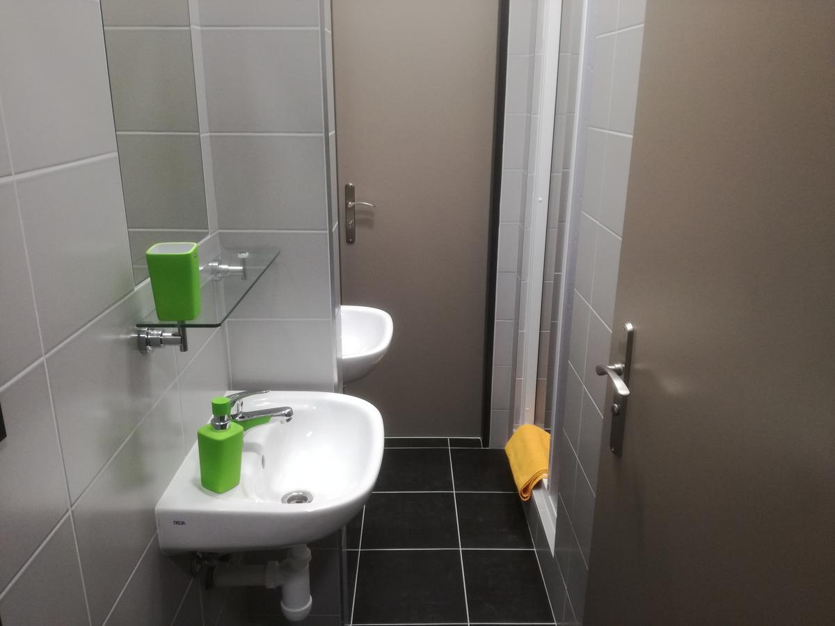 Sporthotel Zimni Stadion Benesov بينيسوف المظهر الخارجي الصورة